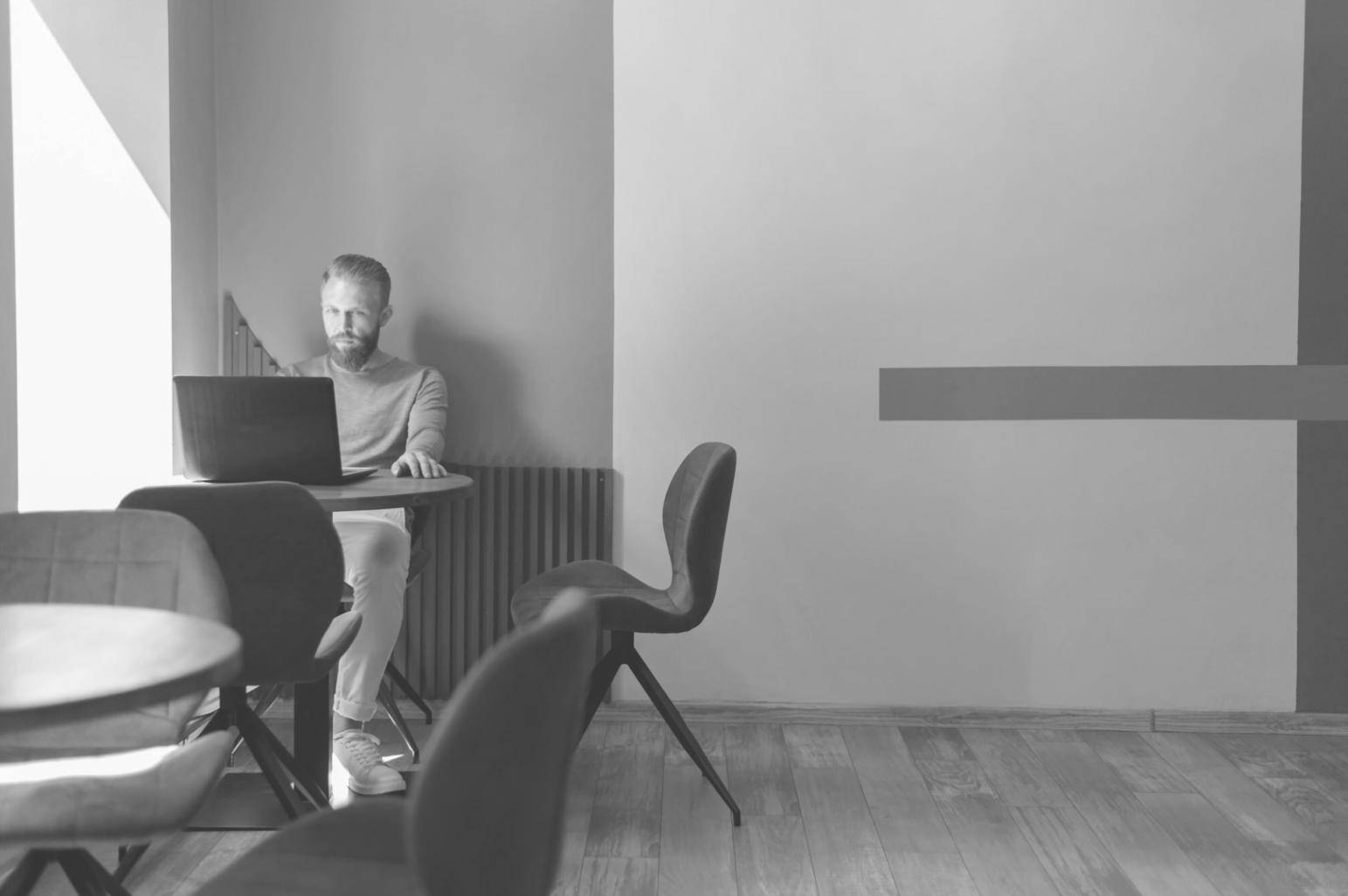 Réunion stratégique entre partenaires d'affaires